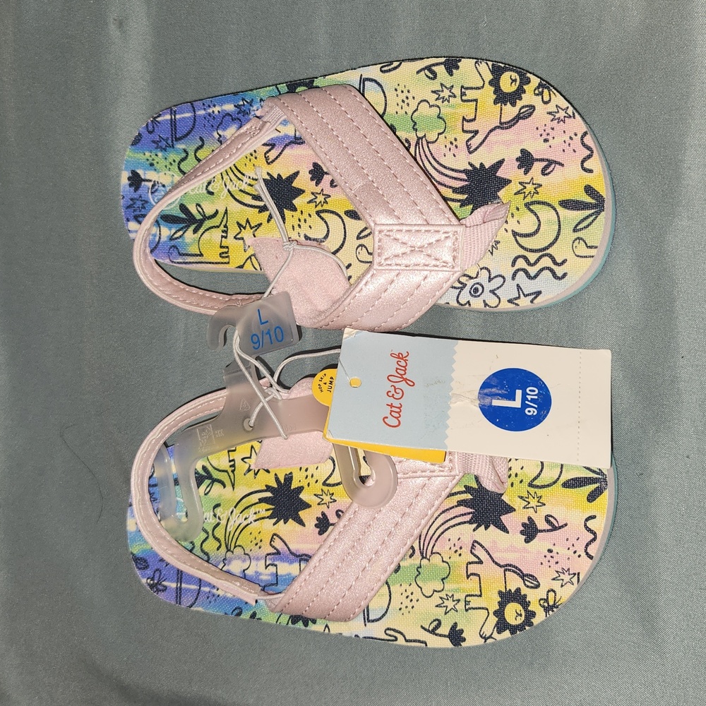 Toddler sandals size 9 / 10